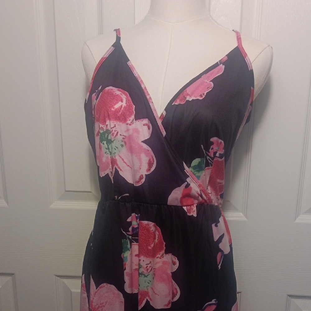 Votepretty Women's Floral V-neck Spaghetti Strap Sundress With Pockets - Picture 3 of 12
